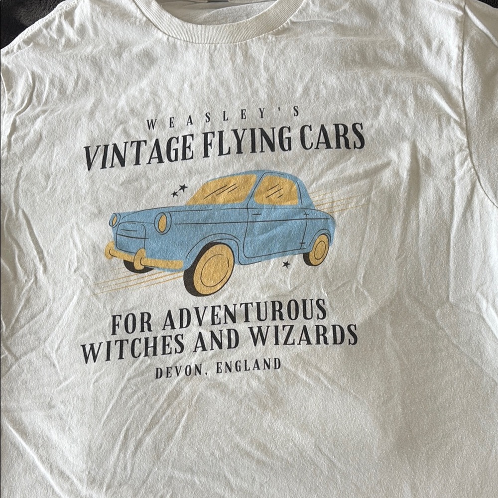 Gildan Cream and Blue Short Sleeve Tee with Vintage Car Design